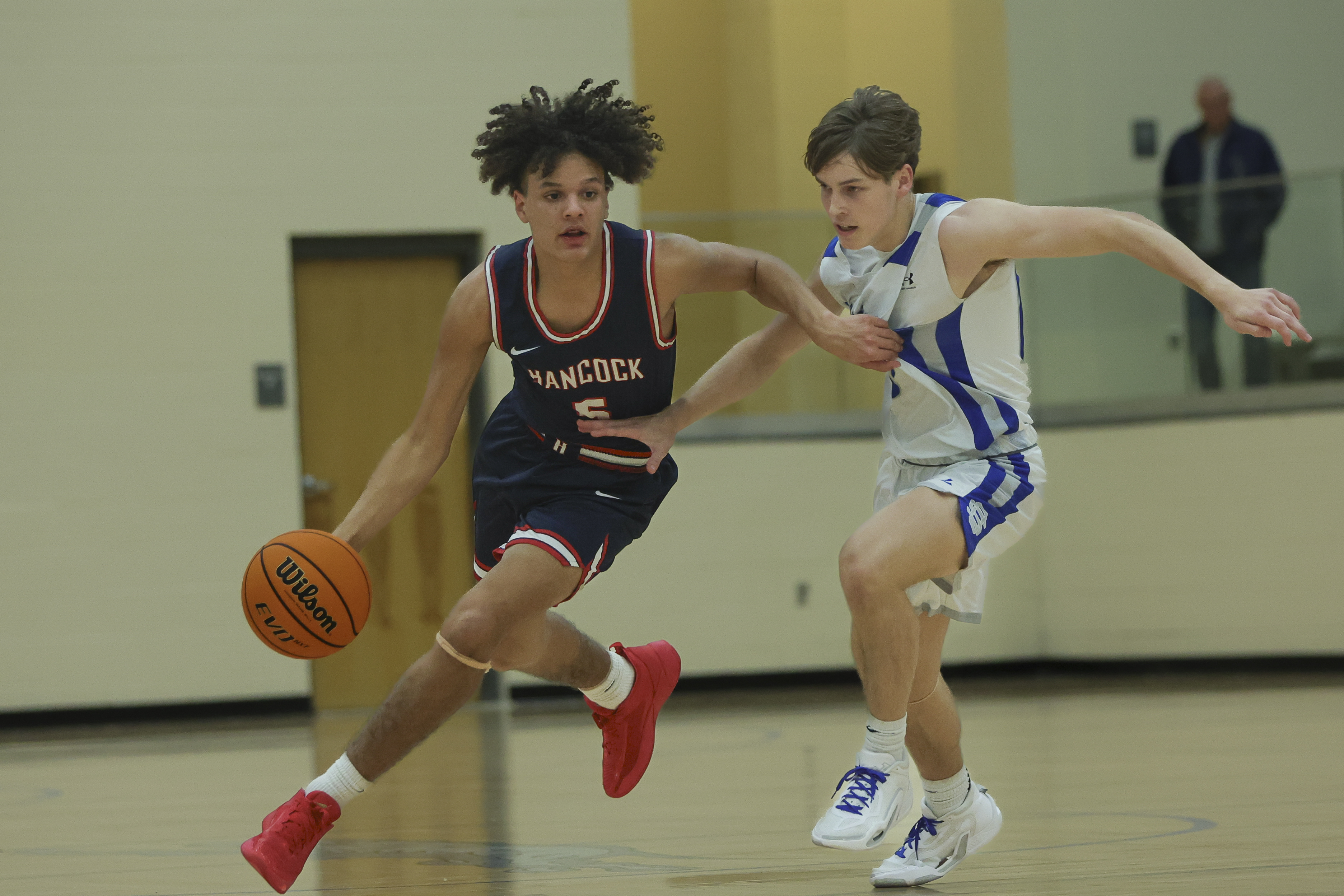 Prep hoops: Ocean Springs holds off Hancock as Goley faces former team