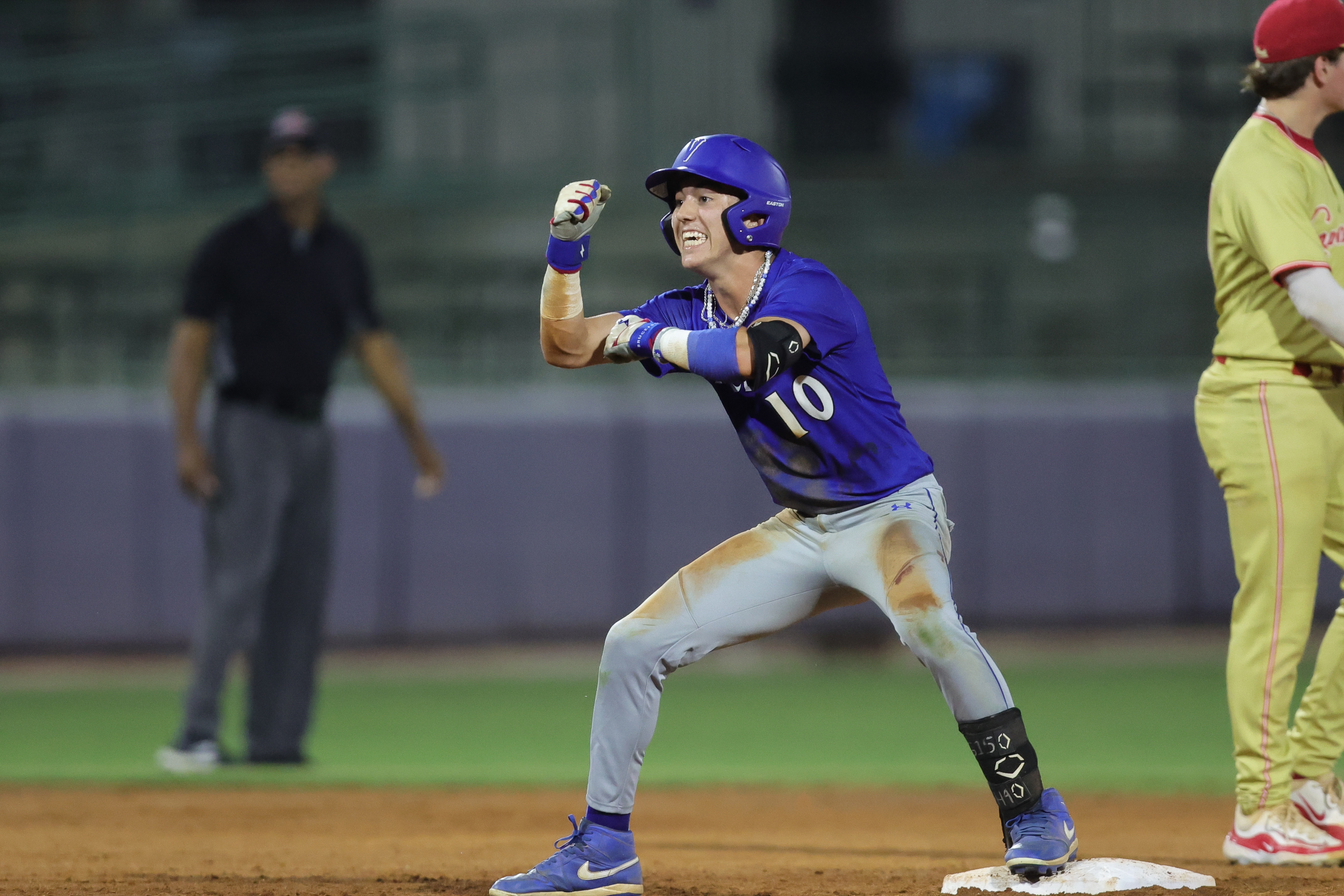 Prep Baseball: Vancleave uses visitors dugout to its advantage in capturing the Class 5A state title