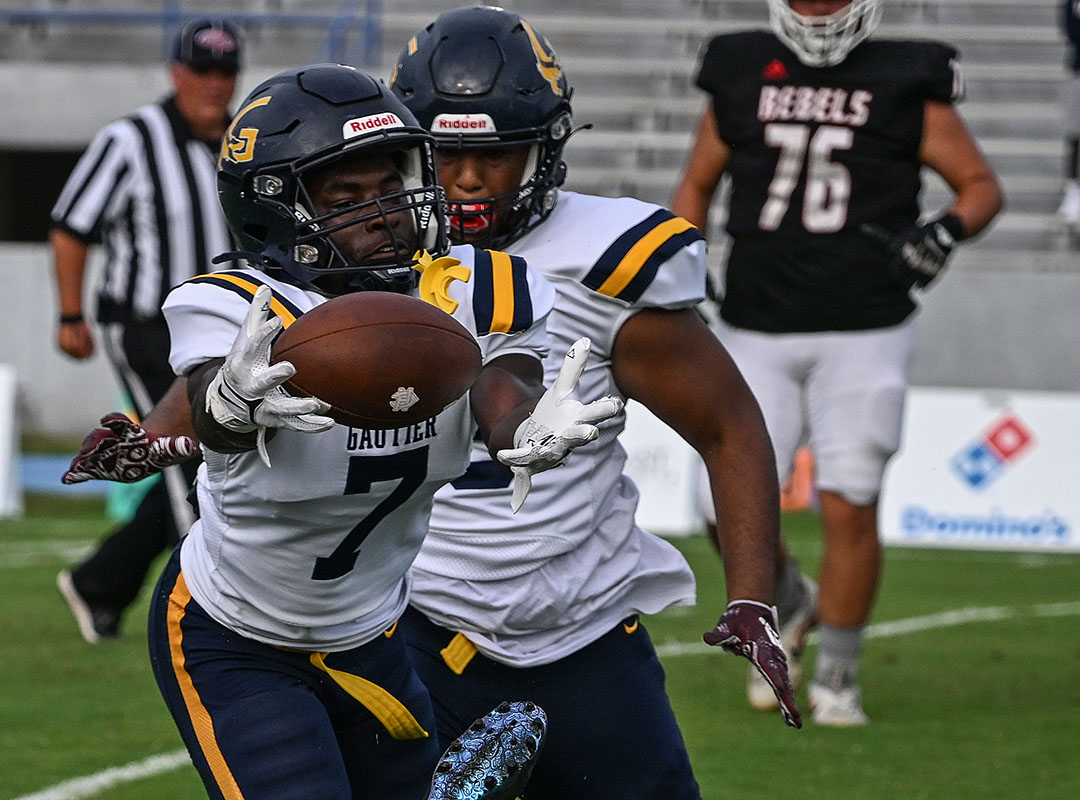 Prep Football: Gautier slips past Harrison Central 26-23 in overtime first-ever meting between the two teams