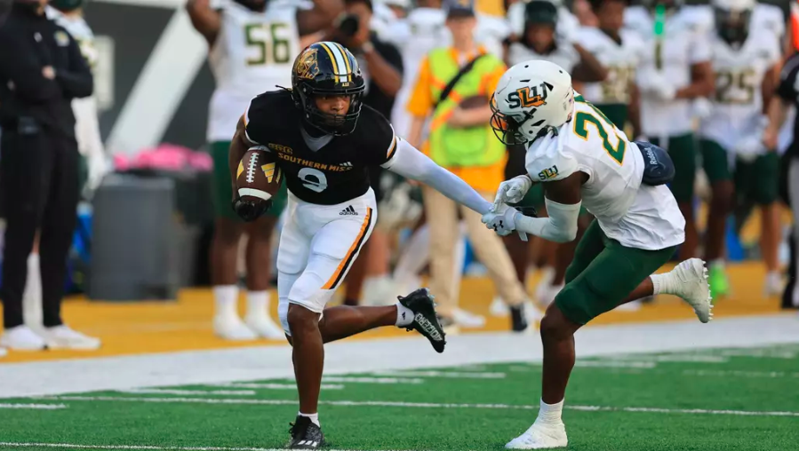 Prep Football Notebook: Former MPHS standout Simmons makes his mark at USM; King excels and new team atop “Super 7”