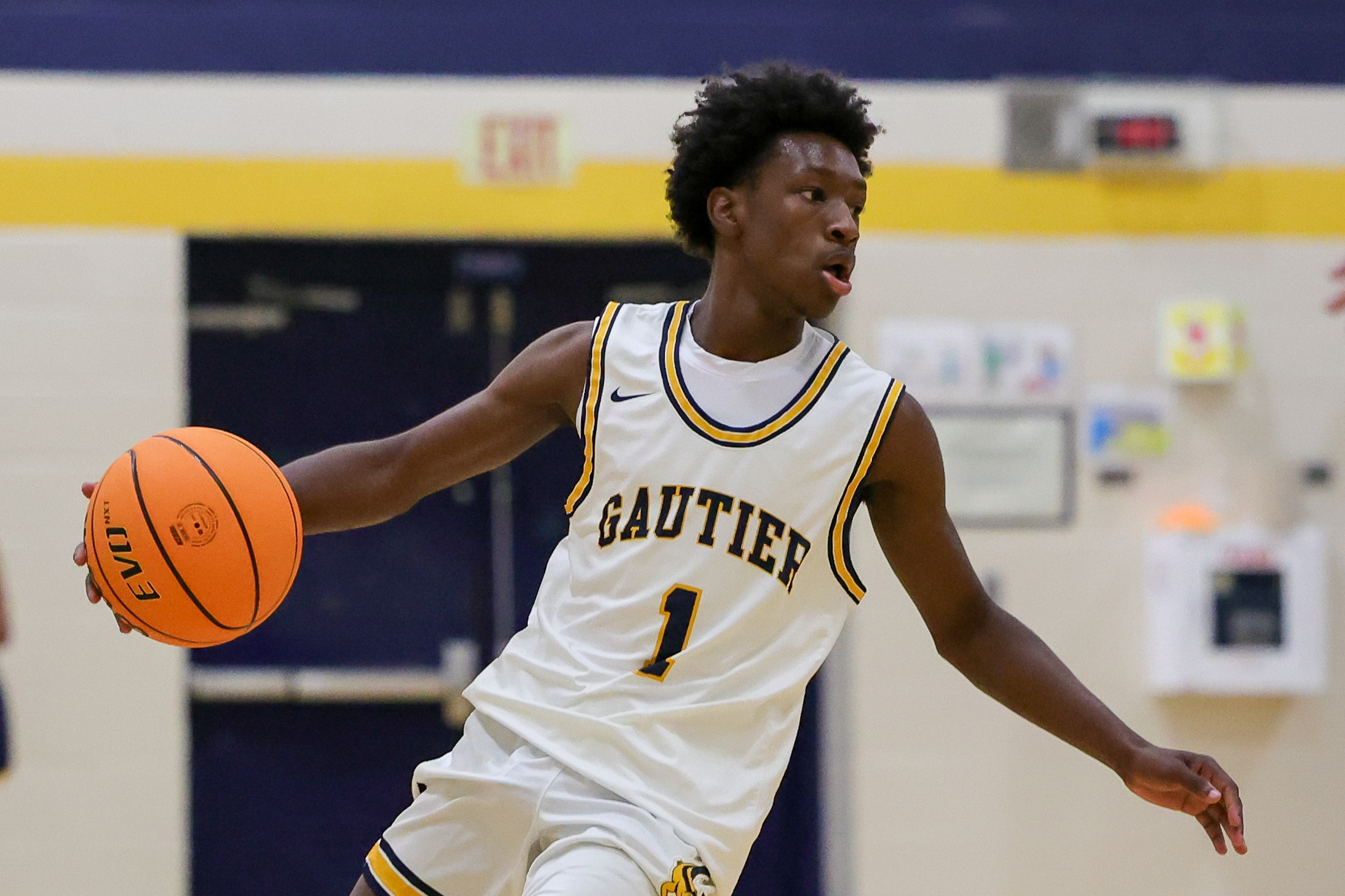 Prep Basketball: On a stormy day, Gators rain down 3-pointers to bomb Fighting Irish Friday afternoon