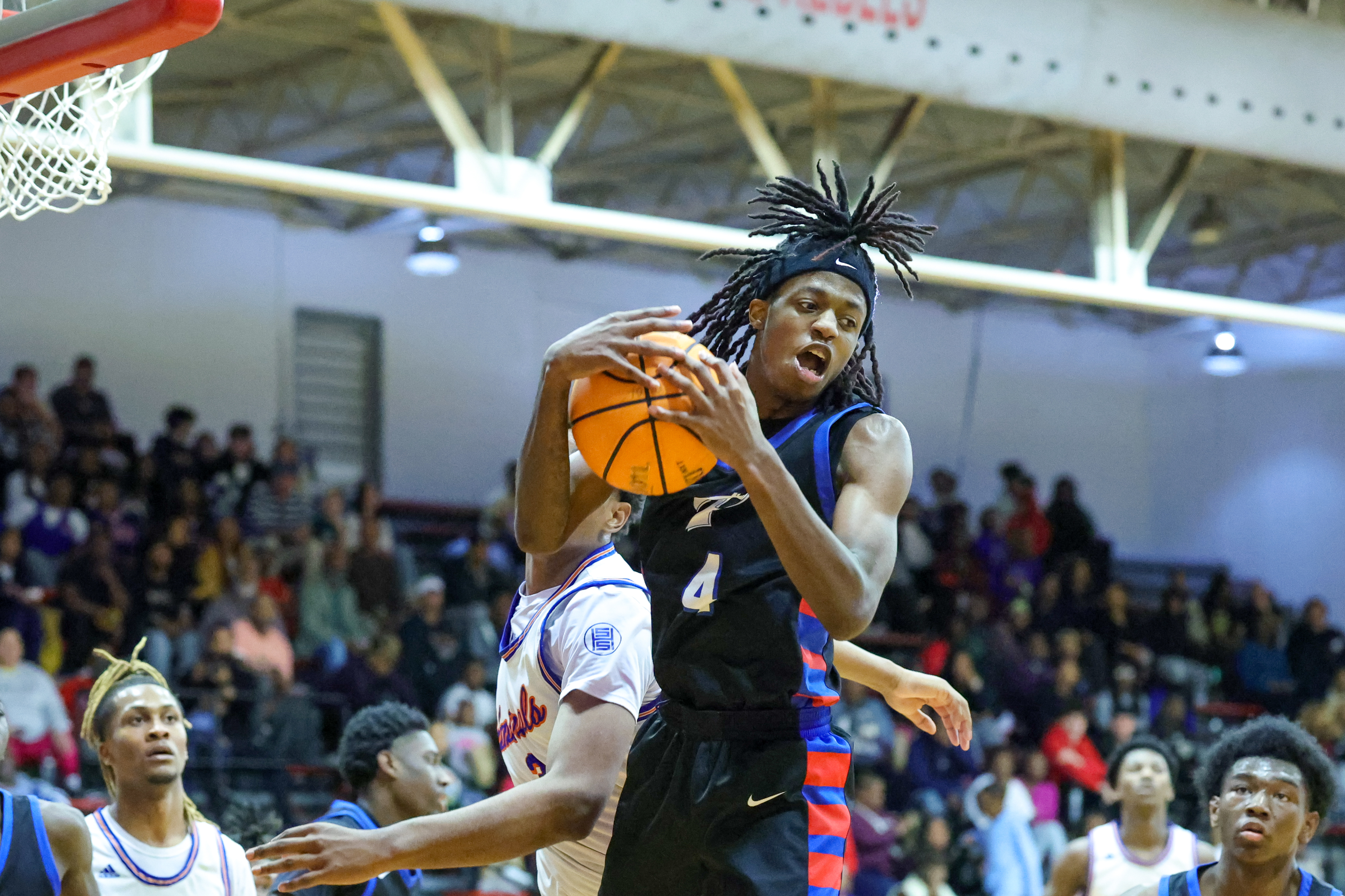 Prep Basketball: Rich pours in 29 points as Panthers pound Admirals 76-53 to wrap up “Hoopsfest”