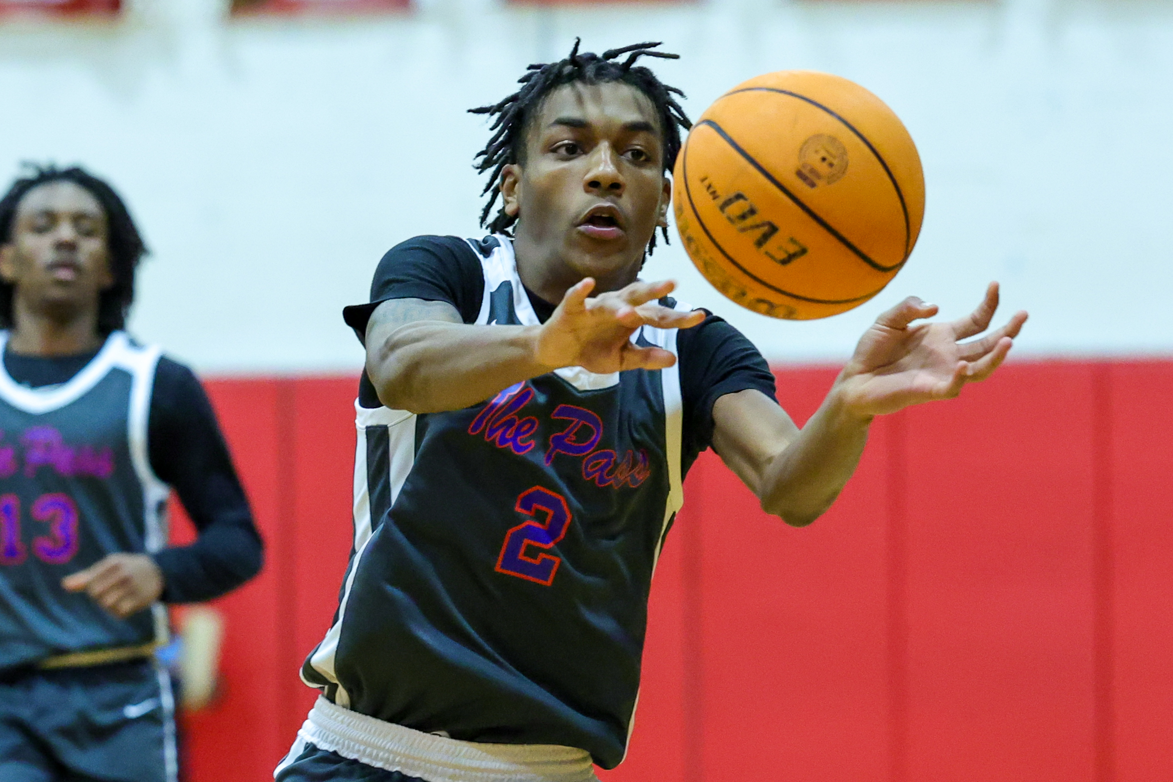 Prep Basketball: Pirates extend losing streak for Red Rebels with 61-35 win at “HoopsFest” Saturday