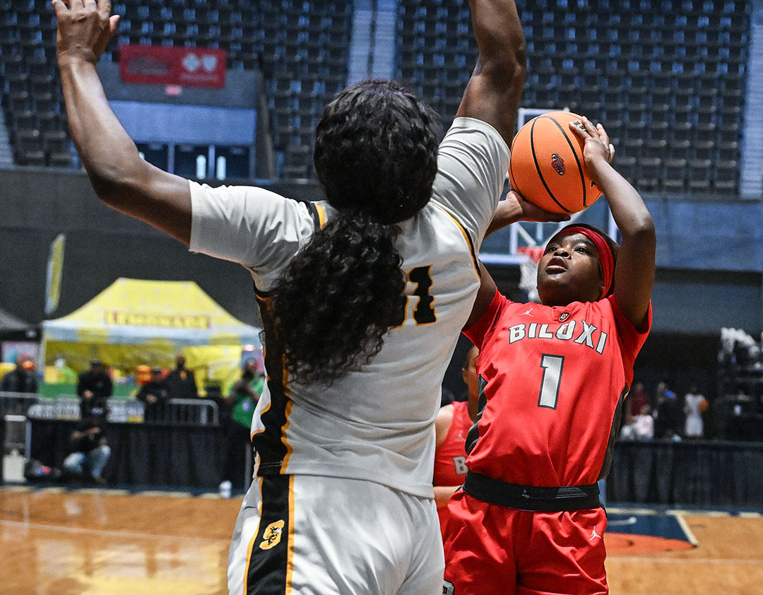 Prep Basketball: Stunning end at Big House for Lady Indians in overall Class 7A Final Four