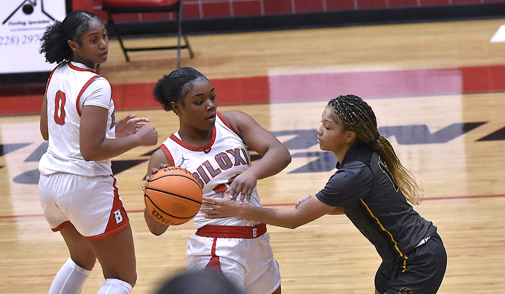 Prep Basketball: Lady Indians overcome Oak Grove 52-31 in opening round of playoffs