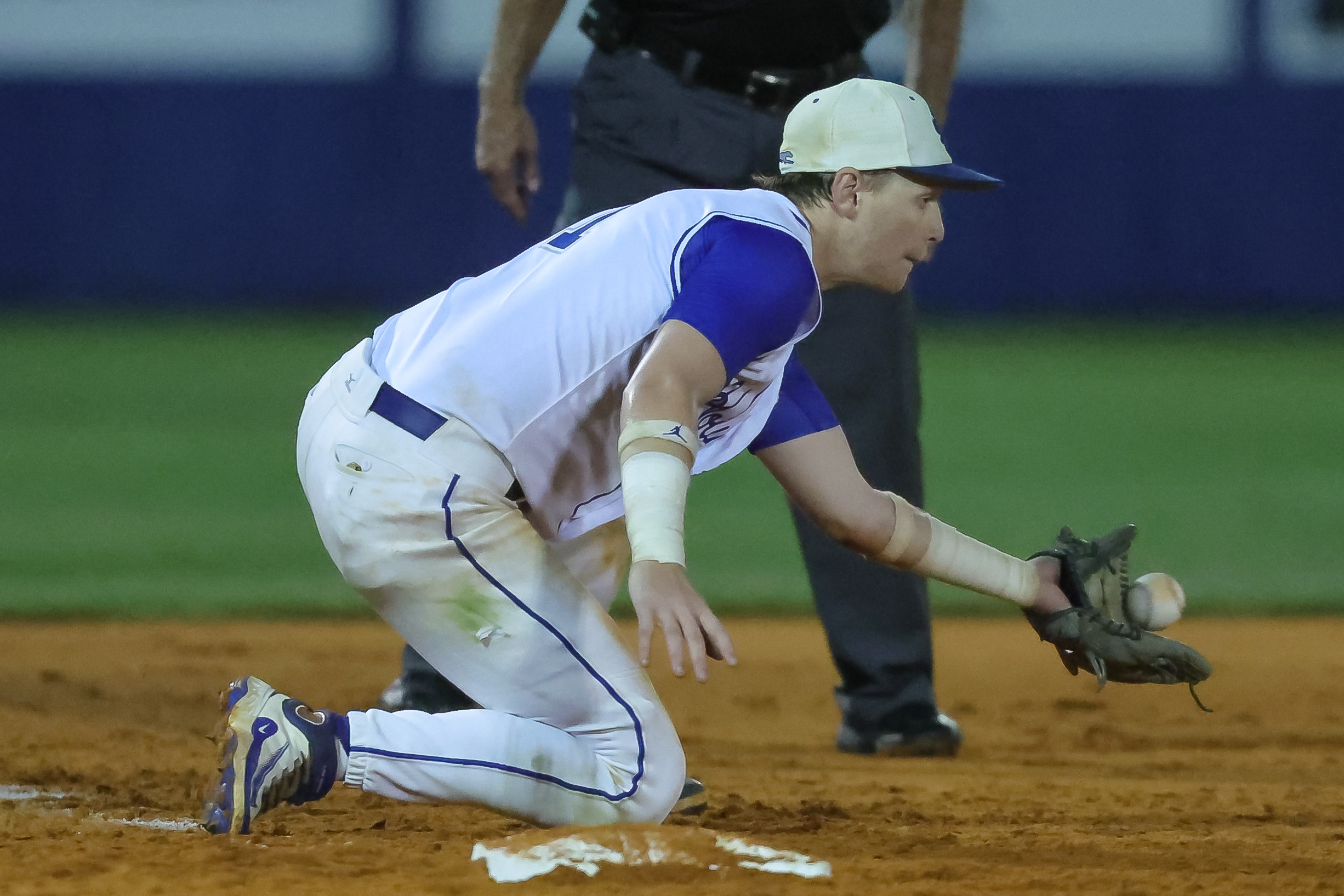 Prep Baseball: Greyhounds overcome early deficit to slip past NWR 6-5 Monday night