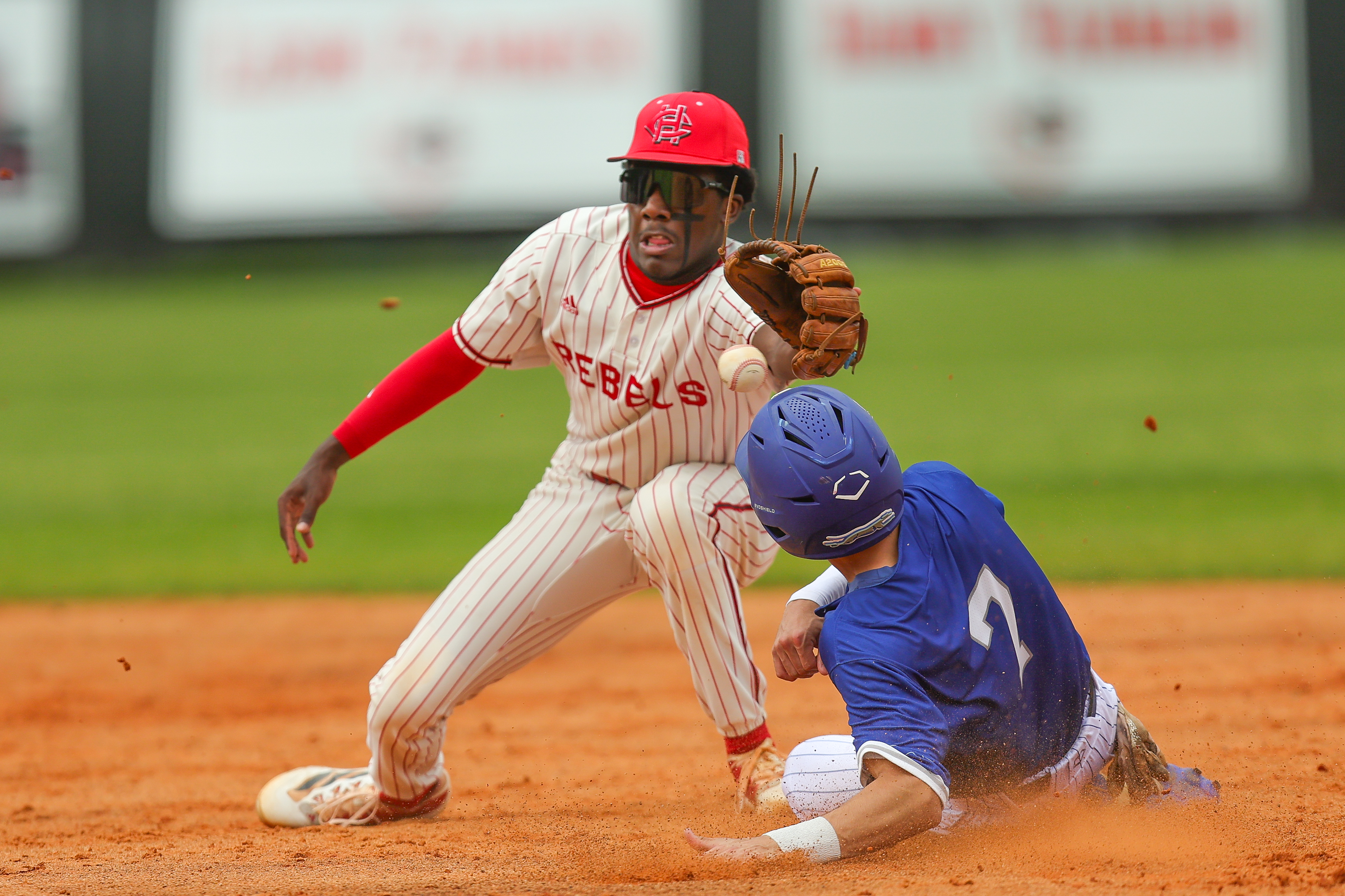 Prep Baseball: Greyhounds complete sweep of Red Rebels in exciting 5-4 fashion Saturday