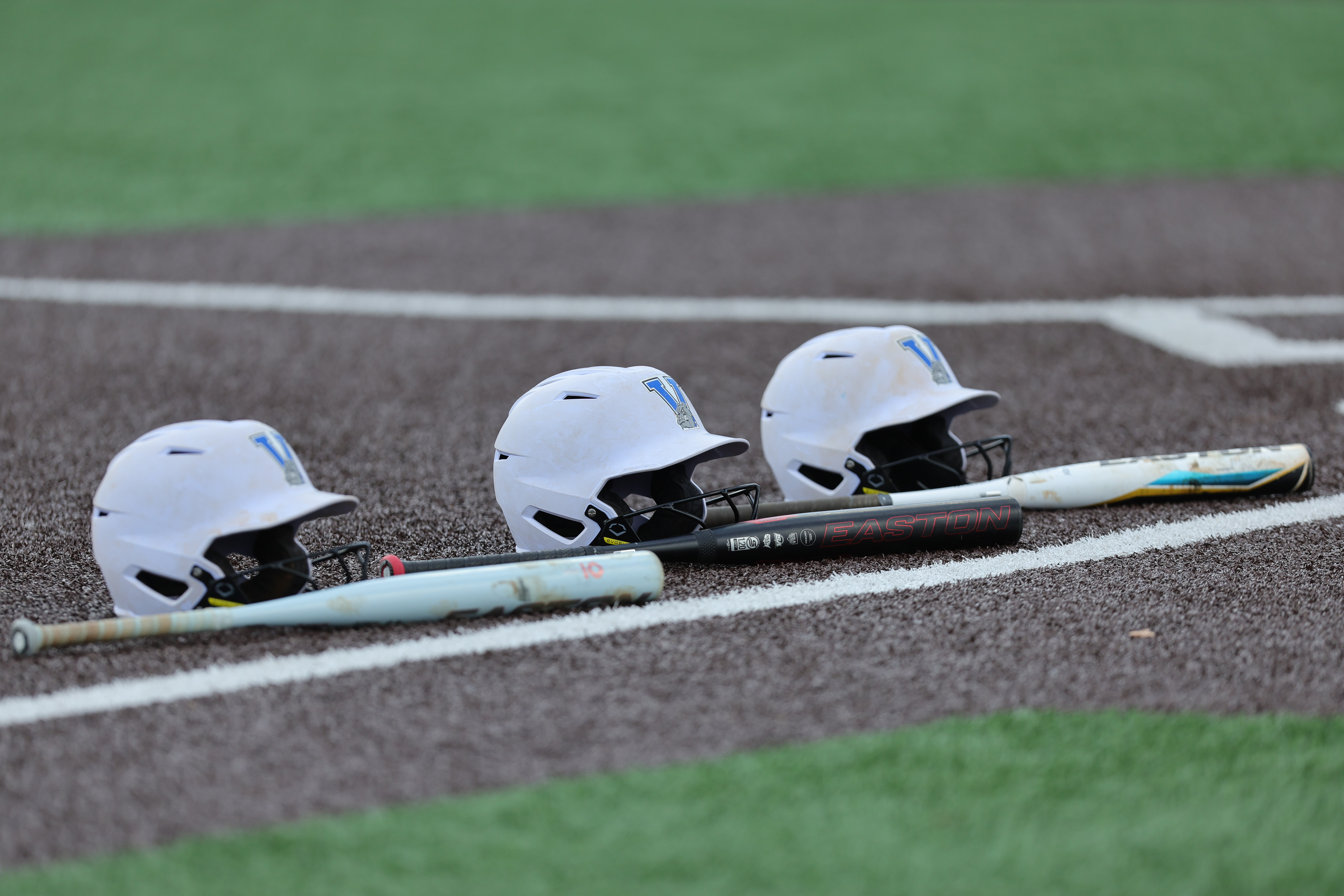 “Around the Diamond in the Southern 6” has top players, big games and “Super 7 Polls”