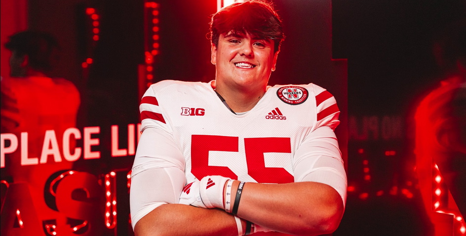 Prep Football: Monstrous Biloxi lineman Ainsworth fills the trenches on the “Sweet 16 in the Southern 6” list