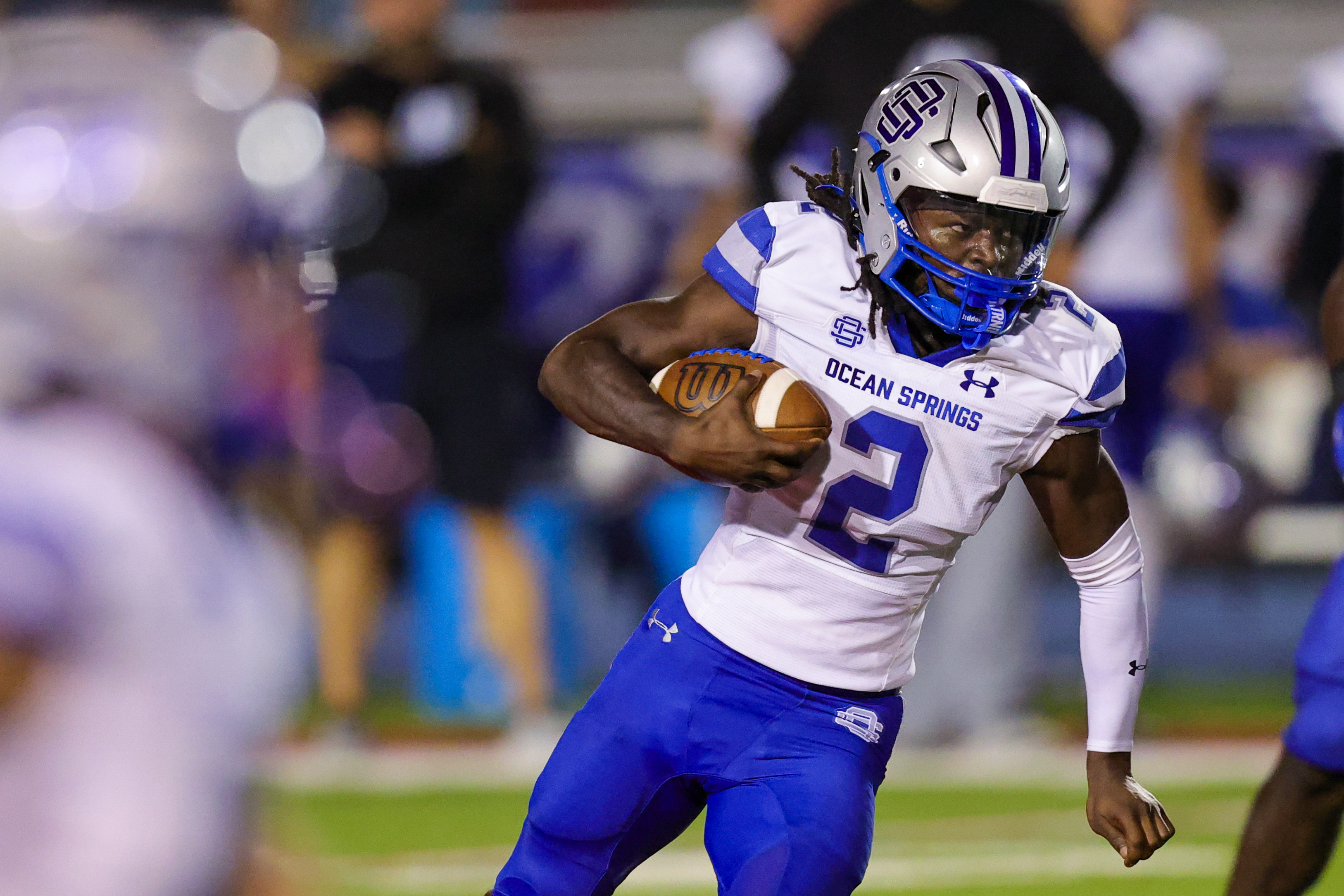 Prep Football: Greyhounds gun for school record 25th straight region win as Indians visit Friday