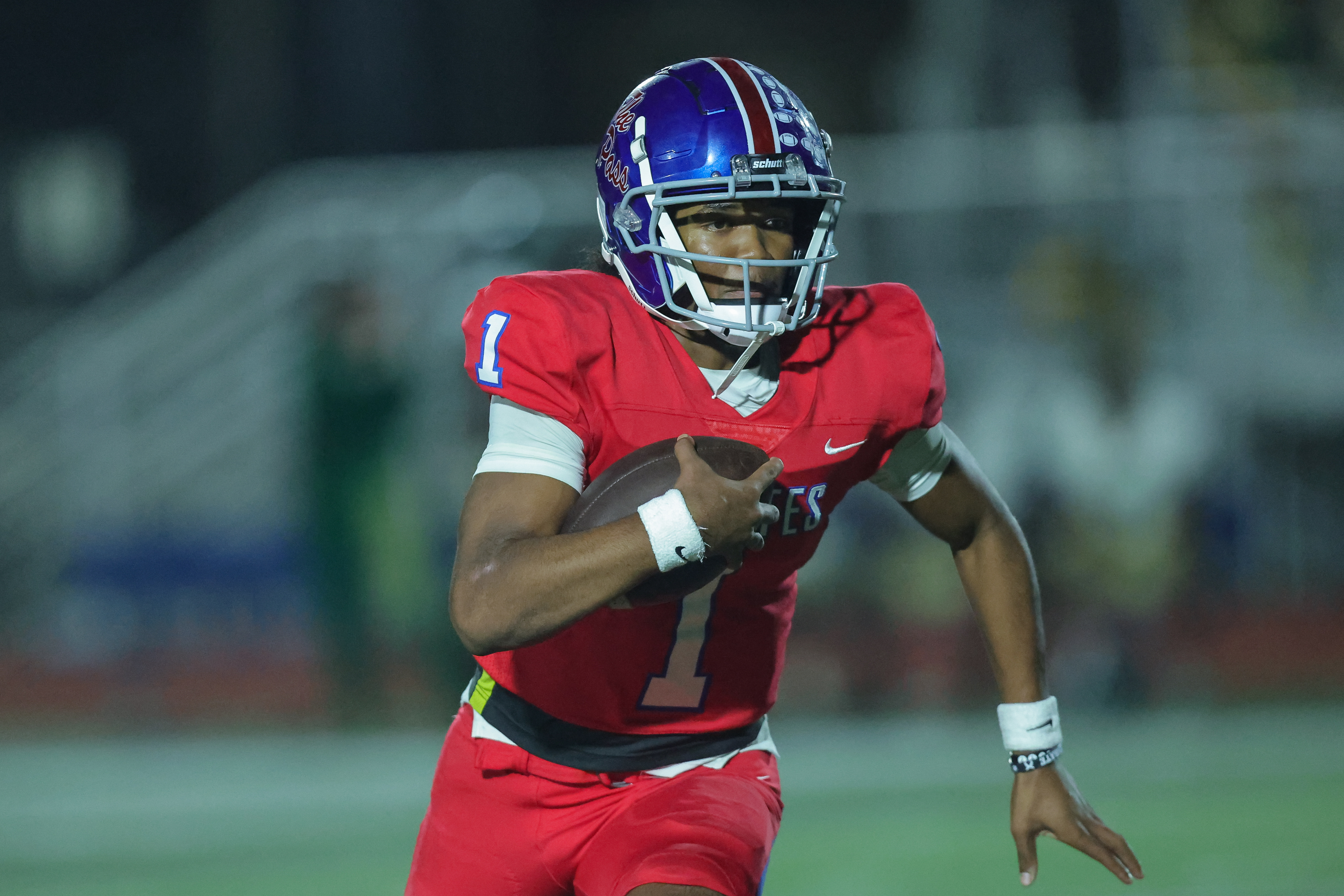 Prep Football: Pirates out-race Eagles 52-32 to open Class 4A South State playoffs