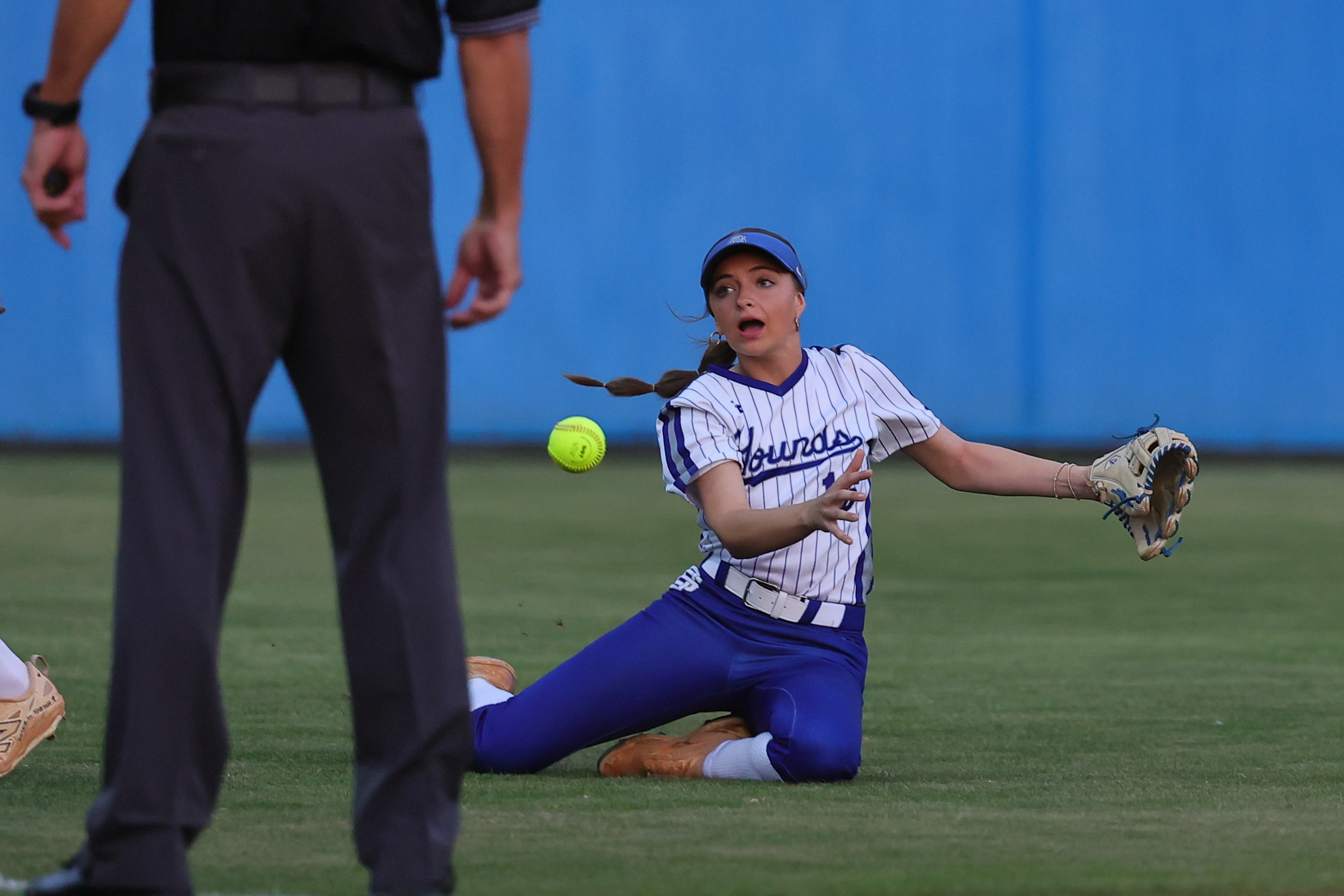 Prep Softball: Lady Greyhounds maintain top spot in Region 4-7A with sweep of Lady Indians