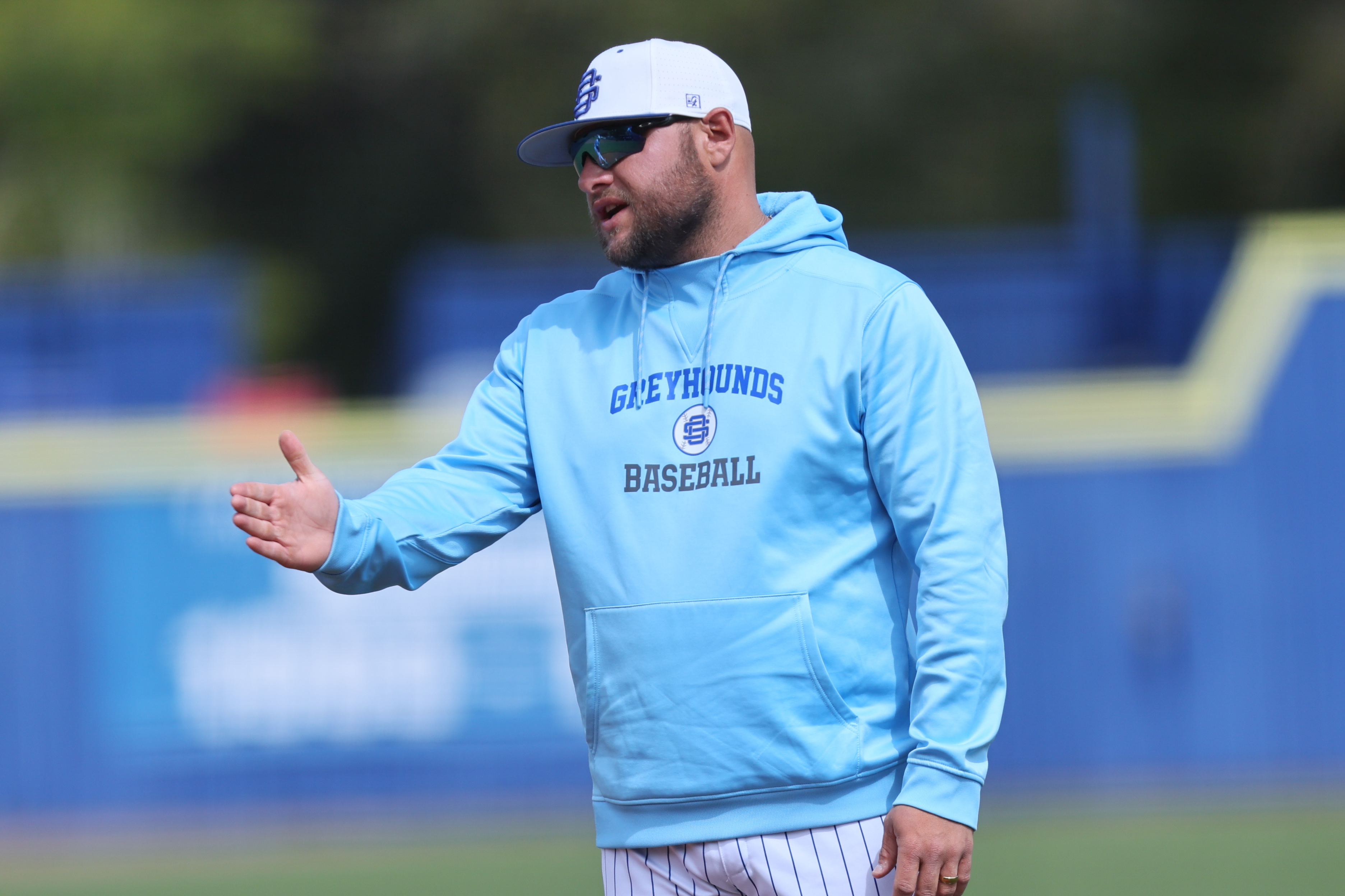 Prep Baseball: Greyhounds face Warriors in “Vertical Raise Game of the Week”